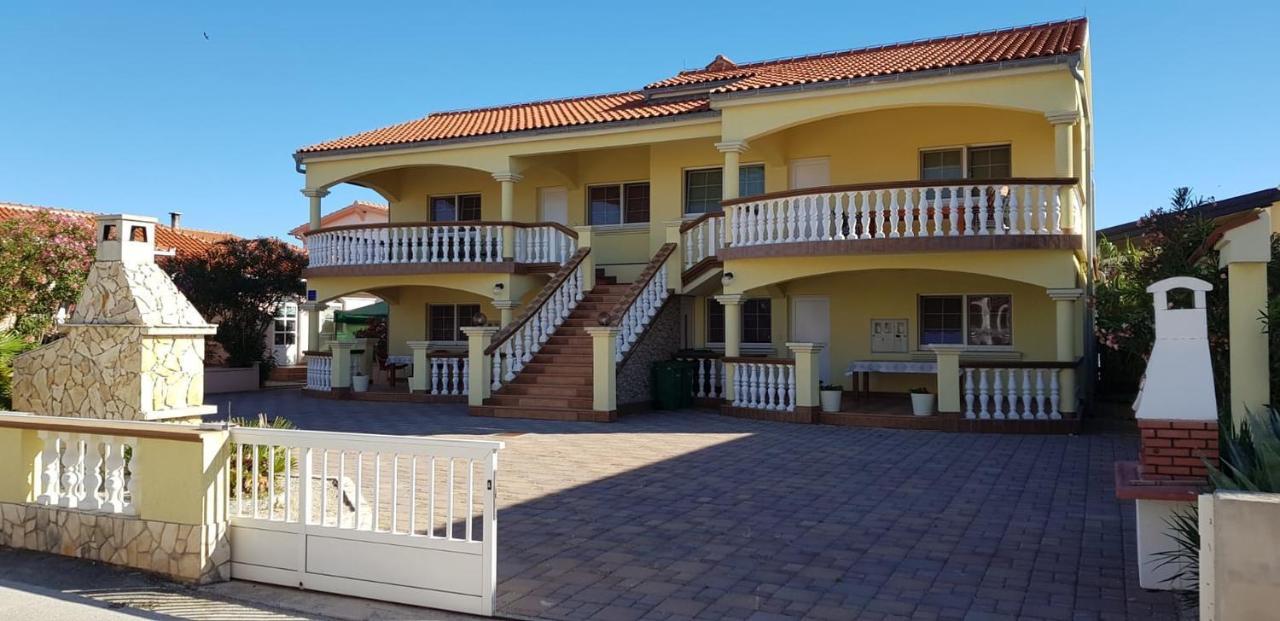 Apartments With A Parking Space Vir - 18407 Exterior photo